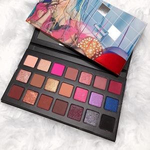 Kylie Sipping Pretty Palette